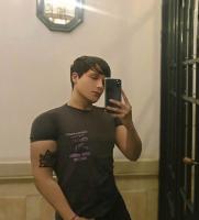 663975239: Chico busca chica en Barcelona