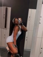 658287236: Chica busca chico en Sevilla