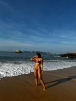 617492072: Chica busca chico en Barcelona