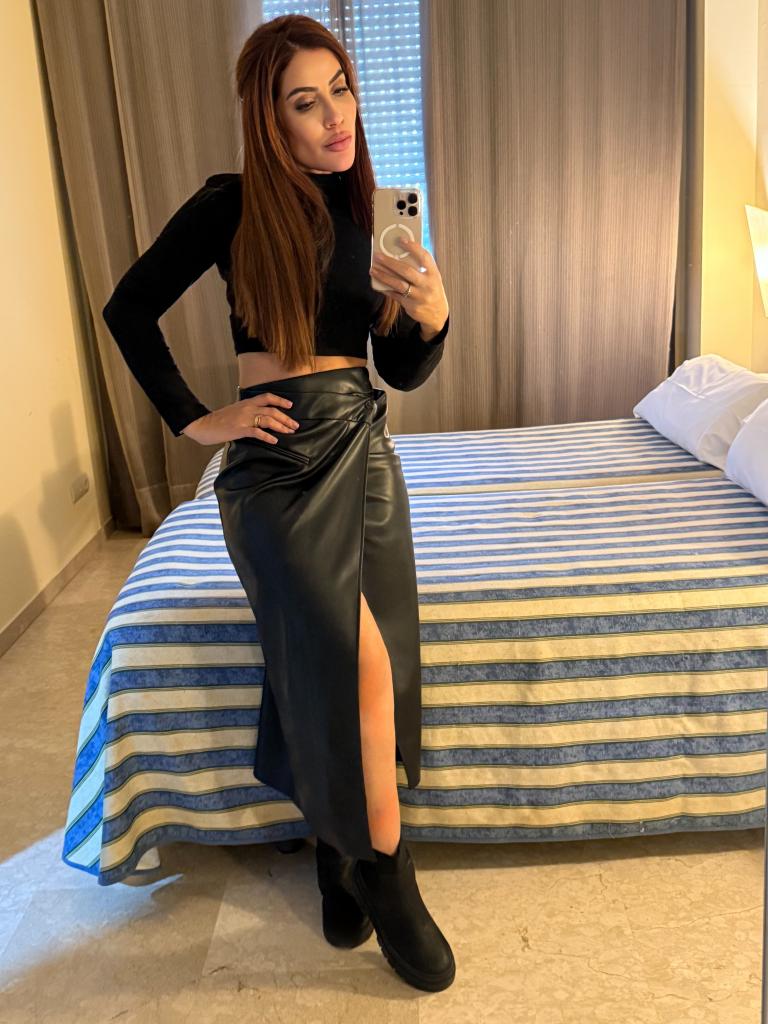 Chica busca chico en Sevilla: Chica busca chico