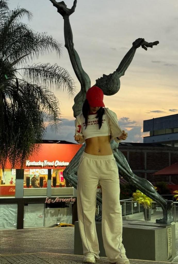 Chica busca chico en Almería: 