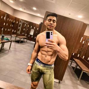 664791199: Chico busca chica en Málaga