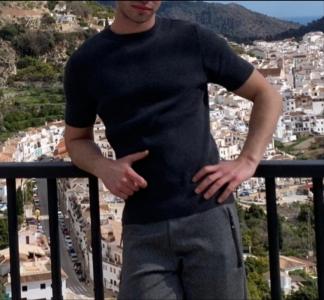 694298210: Chico busca chica en Granada