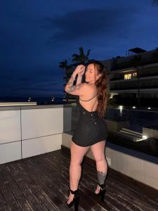 610880239: Chica busca chico en Ibiza