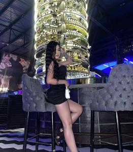 637777344: Chica busca chico en Barcelona