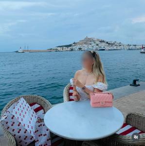 685744724: Chica busca chico en Tenerife