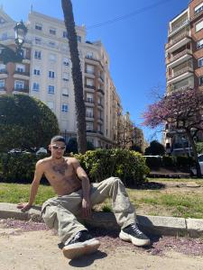 Chico busca chica en Valencia: 
