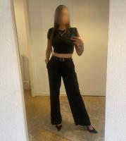 660768467: Chica busca chico en Barcelona