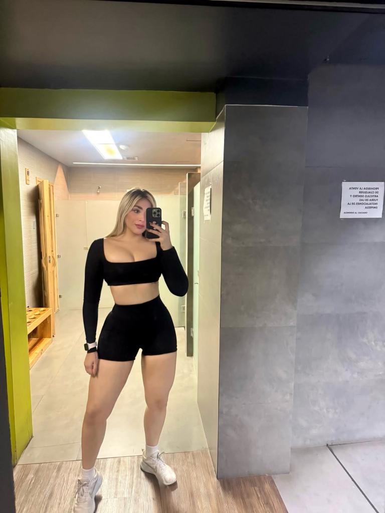 Chica busca chico en Sevilla: Chica busca chico
