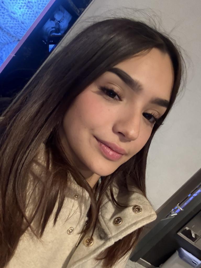 695104966: Chica busca chico en Madrid