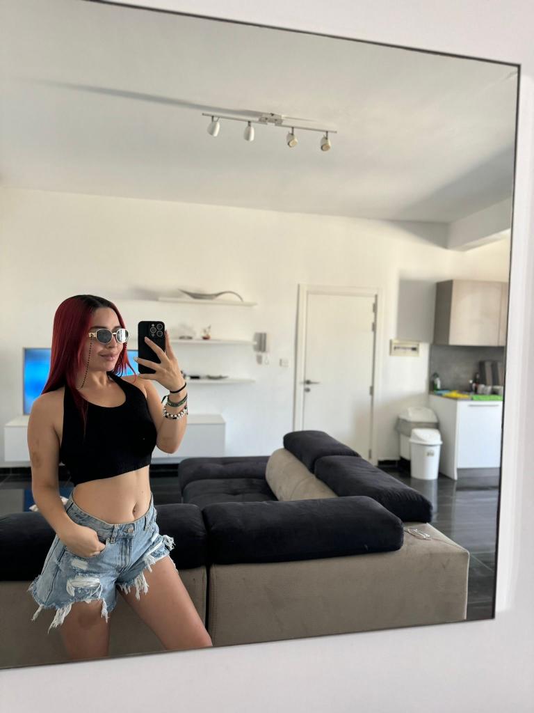 Chica busca chico en Cádiz: 