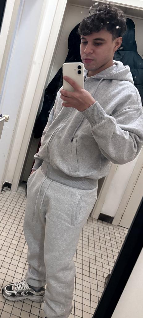 661169359: Chico busca chica en Sevilla