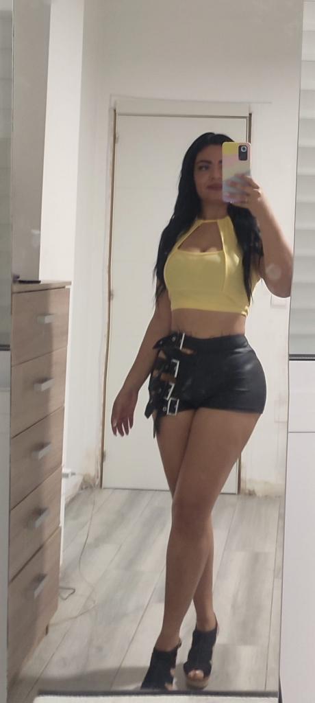 Chica busca chico en Almería: 