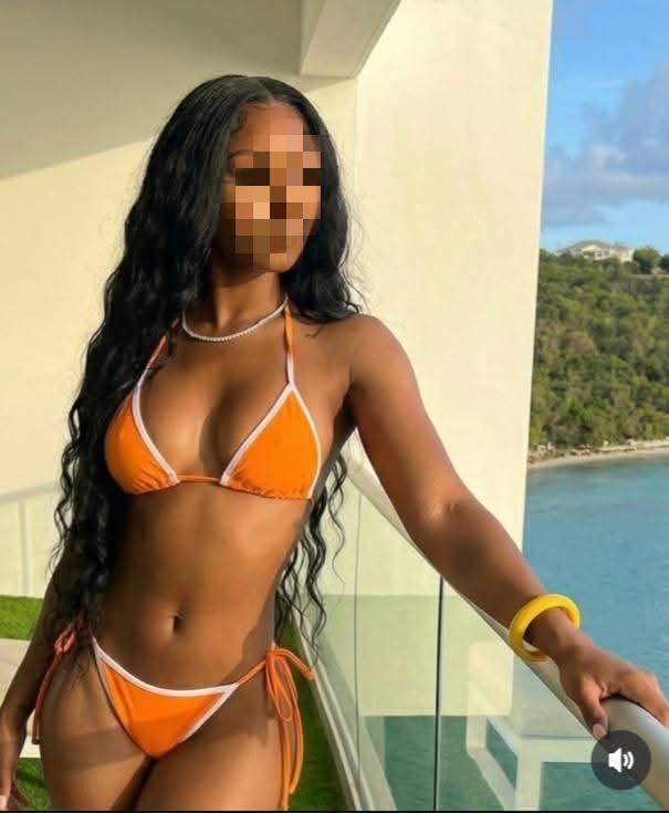 Chica busca chico en Ibiza: 