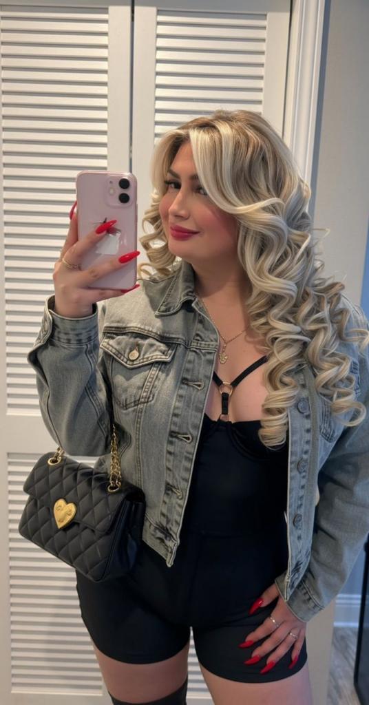 666218600: Travesti en Pontevedra