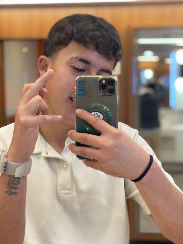 Chico busca chica en Sevilla: 