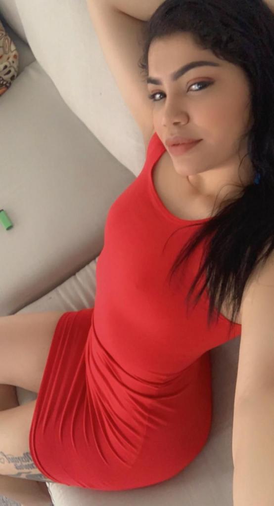 602556536: Chica busca chico en Barcelona