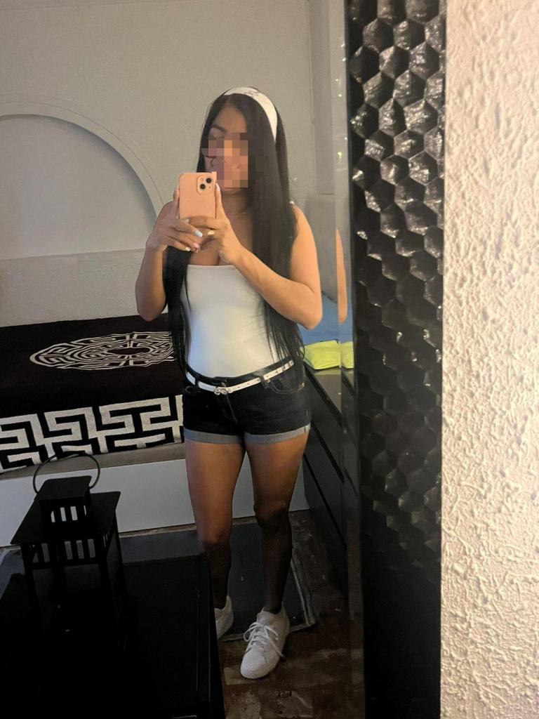 Chica busca chico en Barcelona: Chica busca chico