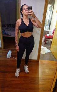 613677079: Chica busca chico en Pontevedra