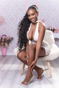 662232453: Chica busca chico en Barcelona