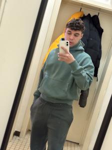 661169359: Chico busca chica en Sevilla