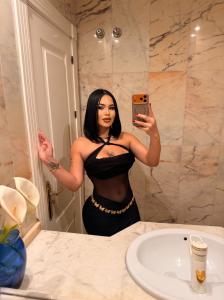 631555621: Chica busca chico en Sevilla