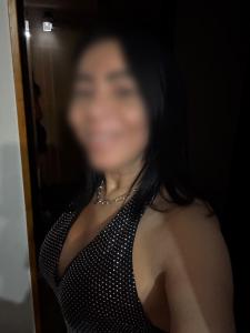 611399086: Chica busca chico en Barcelona