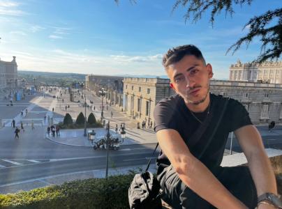 637452156: Chico busca chica en Madrid