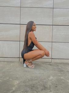 663718172: Chica busca chico en Gerona