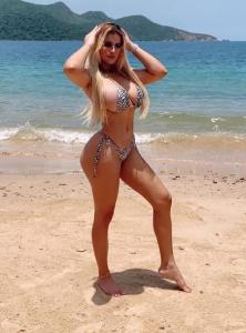 613989033: Chica busca chico en Sevilla