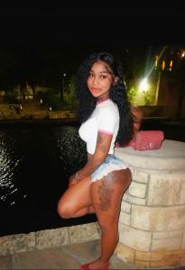 632273422: Chica busca chico en Barcelona