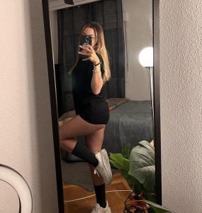 613828025: Chica busca chico en La Coruña