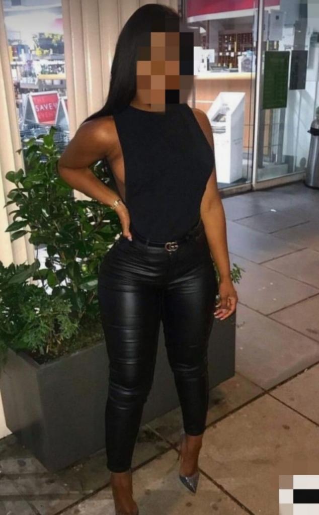 Chica busca chico en Ibiza: 