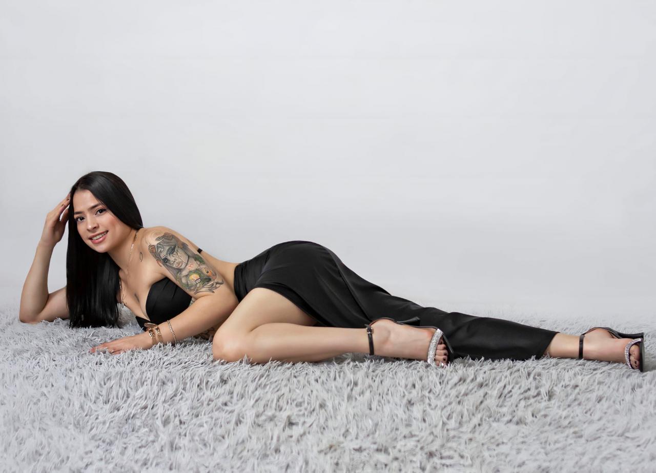 Chica busca chico en Ibiza: Chica busca chico