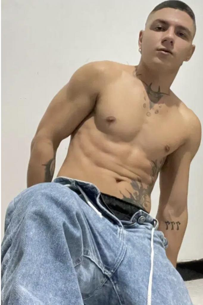 Chico busca chica en Granada: 