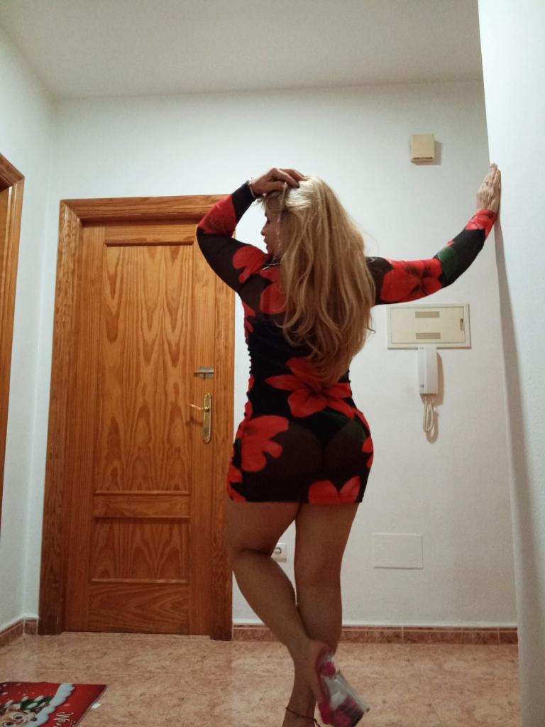 Chica busca chico en Almería: 