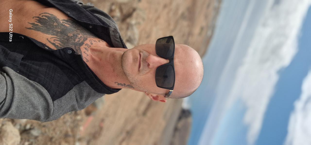 666342873: Chico busca chica en Las Palmas