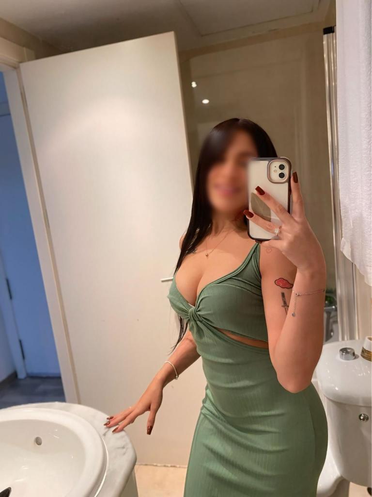617746381: Chica busca chico en Madrid