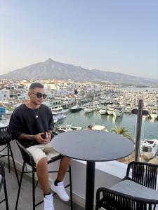 Chico busca chica en Málaga: 