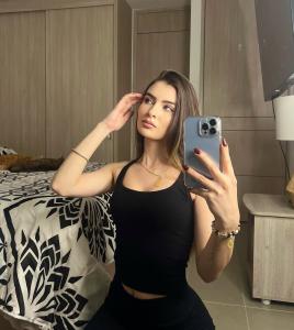 613775078: Chica busca chico en Navarra