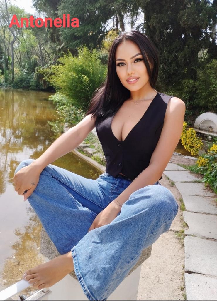 637877815: Chica busca chico en Madrid