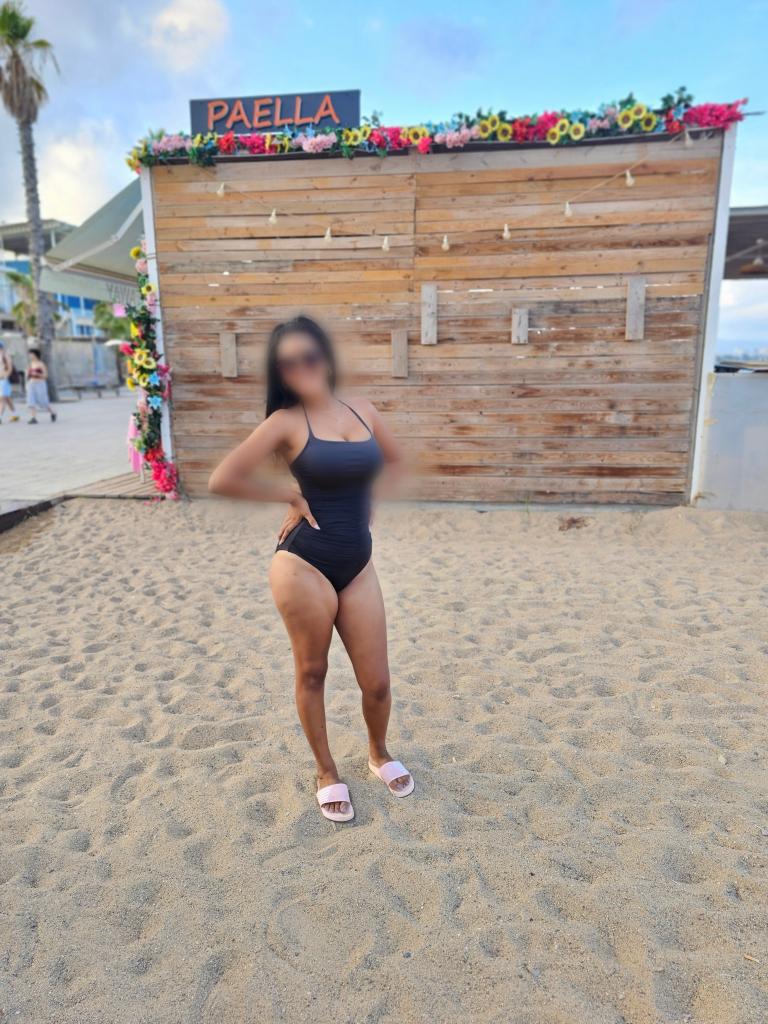 692714370: Chica busca chico en Barcelona