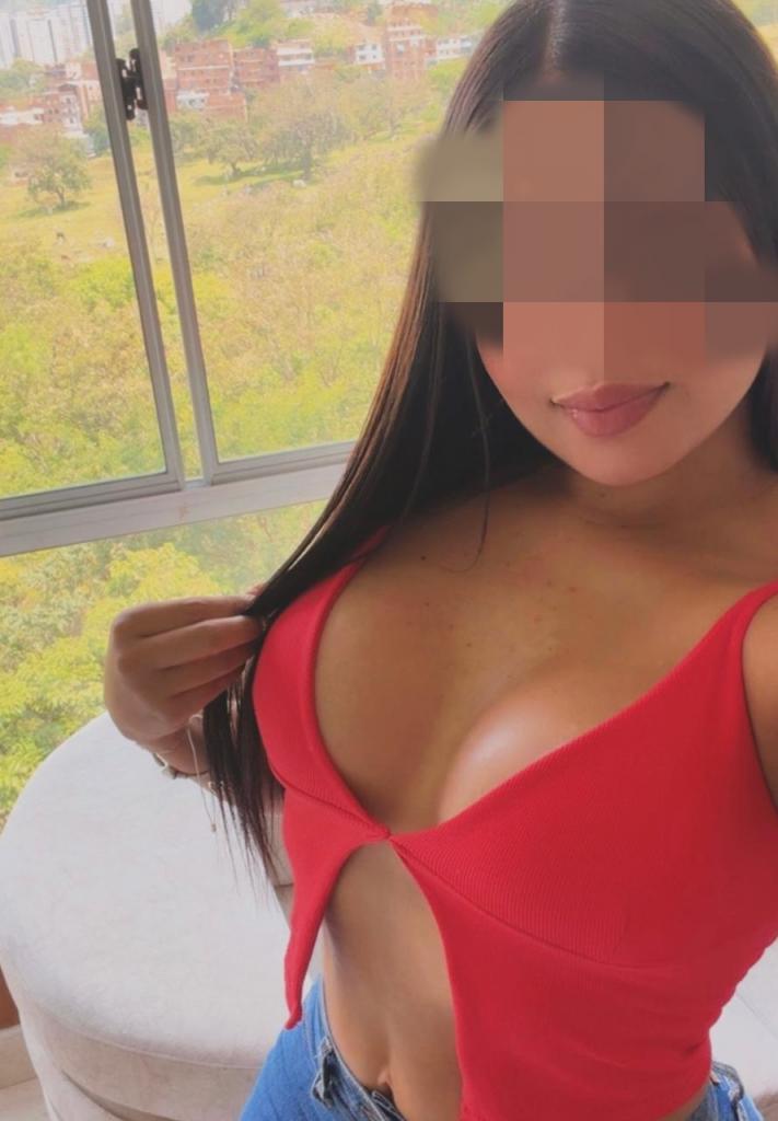 Chica busca chico en Ibiza: Chica busca chico