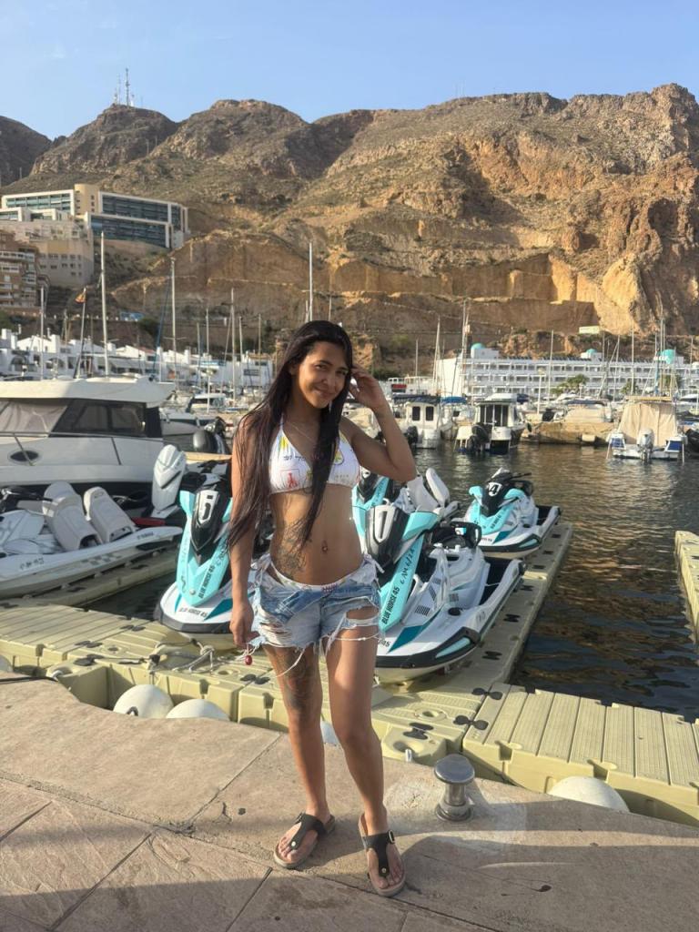 Chica busca chico en Almería: 