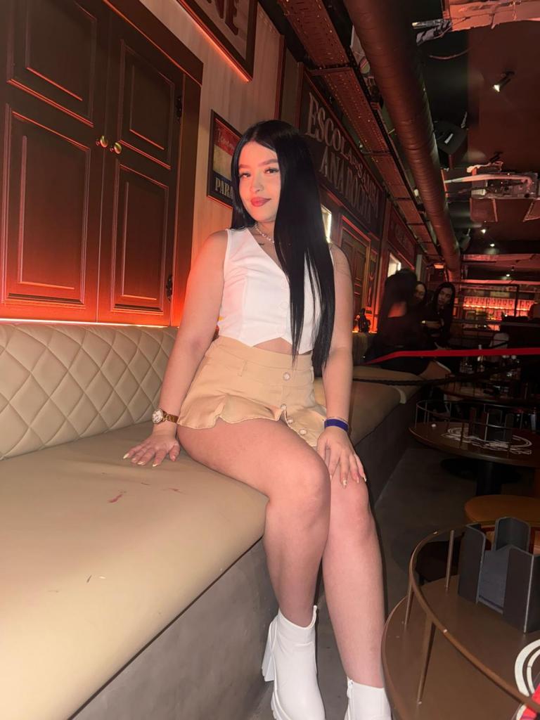 604256549: Chica busca chico en Ibiza
