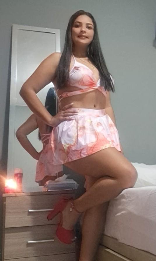 613232055: Chica busca chico en Ibiza