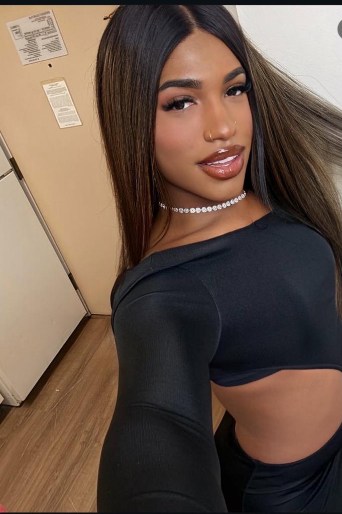643267456: Transexual en Salamanca