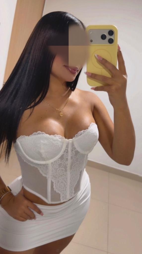 632203997: Chica busca chico en Ibiza