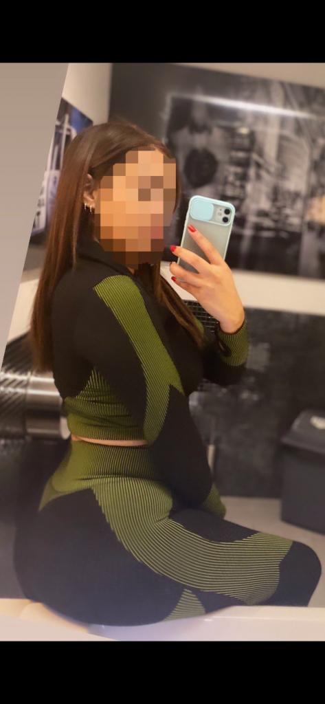 745046288: Chica busca chico en Málaga