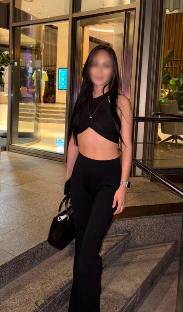 666314466: Chica busca chico en Ibiza
